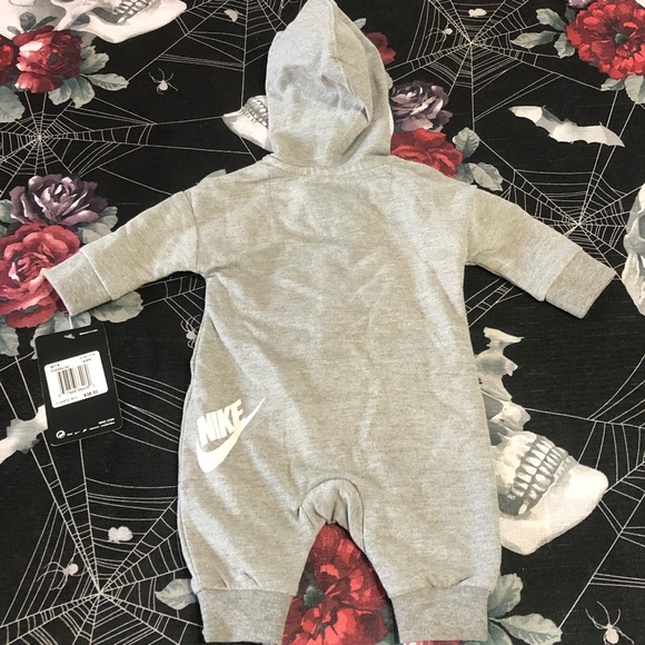 NIKE AIR ZIP UP HOODIE KIDS ROMPER NEWBORN 0-3M - Picture 8 of 11